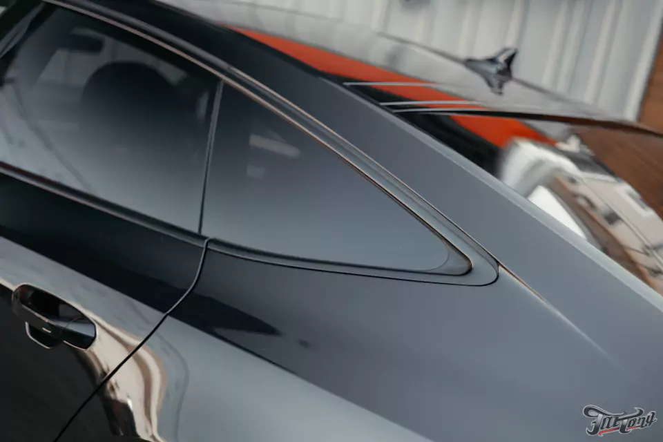 Классический карбон под матовым лаком в салоне Audi A7 и комплекс детейлинг-услуг